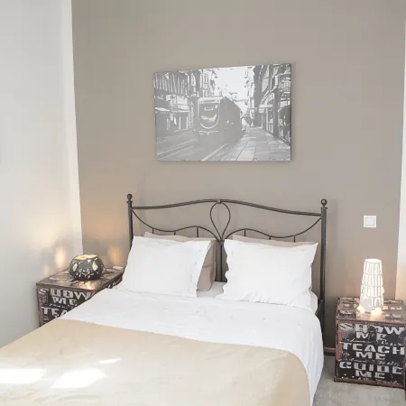 Charming apartment 20 minutes from main squere