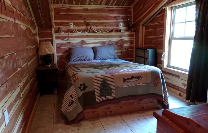 Cedar Cabin located on a working Buffalo Farm near the Buffalo National River