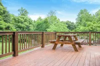 The Blue Llama | Pets OK | Llama Loft | Fire Pit | Fenced Yard | Off Nelson 151