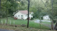 The House in the Holla at the foot of Shenandoah National Park