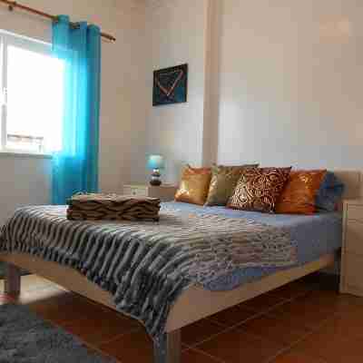 2 bedroom top floor apartment, swimming pool, Air-Con. Rooms