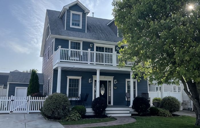 Beach Block 3 Min Walk, Center of Town Best Location Summer 2026 Booking up Fast