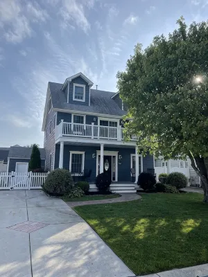 Beach Block 3 Min Walk, Center of Town Best Location Summer 2026 Booking up Fast