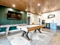 New Mtn View Cabin with Hot Tub and Games Hotels in Bethel