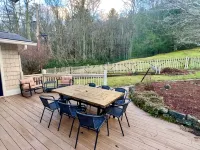 Golden Acres Ranch Hot Tub,Game Room, Creek & Mtn View. 8m from DT Highlands
