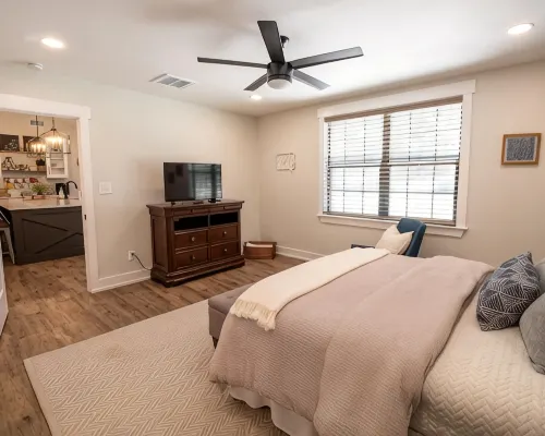 Beautiful 4/3 waterfront home with 2 master suites 툴 호텔