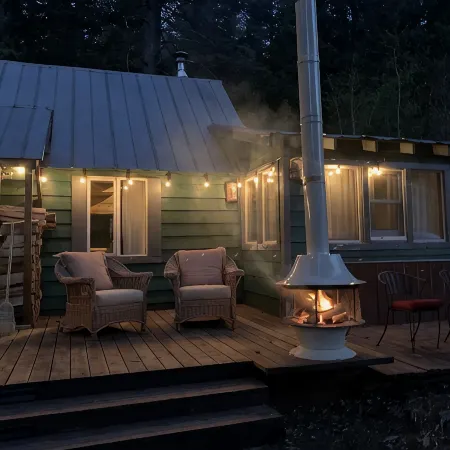 Pet Friendly Quiet Cabin with Privacy, Hot Tub, and Backcountry Access.