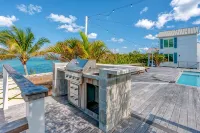Waterfront 4-Bedroom Home on Private Peninsula w/ Private Dock! - Pools