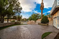 MTV Rented Million Dollar Mansion - بوتيك