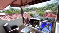 Mason Party Villa Near Night Life Jaco