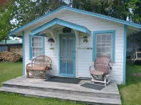 Quaint cozy little cabin geared for folks coming to Leech Lake to fish or relax.