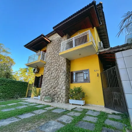 HOUSE COAST OF SUN-BERTIOGA 3 SUITES 3WC PISC. 2 LAVABO- 200 MTS BEACH / WIFI