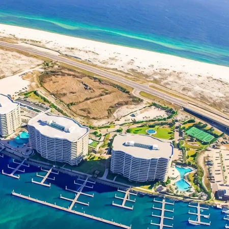 Vibrant and Luxurious 2-bedroom condo in Fabulous Tropical Orange Beach