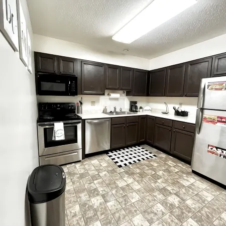Luxury 2 BR Apt w/ King Bed