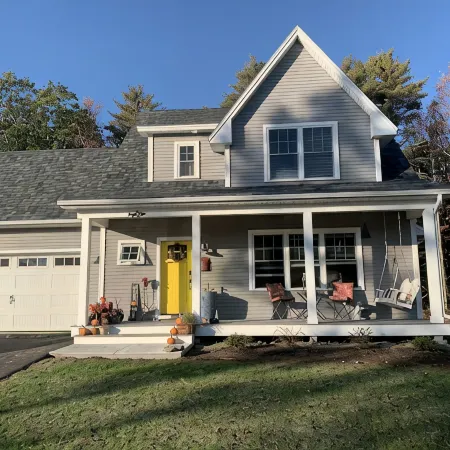 Large Suite/Private Bath/Private Entrance on Quiet Street Near Thomas Bay