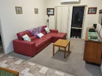Aggies is a 2 bedroom cottage in a semi rural part of Goolwa. Close to the river