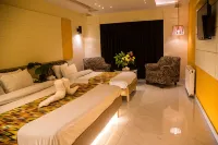 Metropole Hotel - breakfast