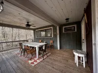 Private, Perfect Paradise.  Artists' touches w/ HOT TUB! - 3-Sterne