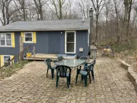 Country cottage, Baseline Lake . Come fish, kayak or enjoy a camp fire. - Country Houses