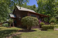 Spacious Choestoe Village Cabin, Mountains of Northeast GALicense # 014514