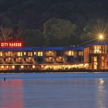 Cozy home near Lake Guntersville, w/ boat parking
