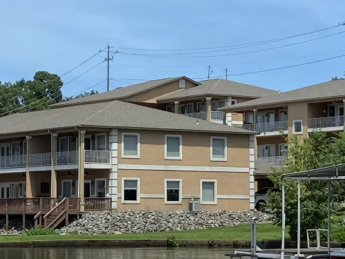 Relaxing Lake View Condo