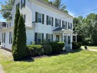 Family friendly serene house close to beaches, sleeps 8, lot off street parking