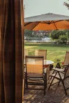 Charming Riverside Cottage - Ideal for Families & Groups, Pool, Gardens & River