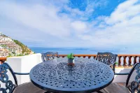 H168 10/10 Stars - Immaculate Remodeled Corner Condo w/Fireplace, New Golf Cart