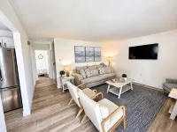 4Br Cape May Home 0.5mi to Beach & Town + Beach Tags, Garage & Sunroom