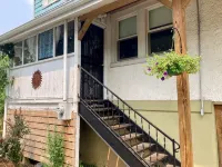 Sunny Blue Bungalow near Nashville in Historic Downtown Murfreesboro - Condos
