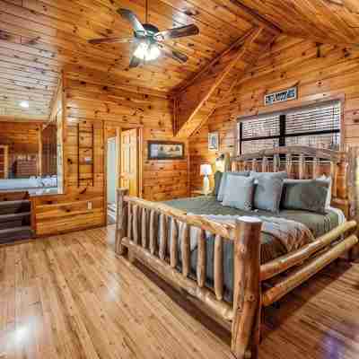 Breezy Blessing - Stunning Mt le Conte Views Smoky Mountain Cabin Sleeps 24 Rooms