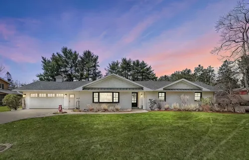 Perfect Retreat for Multi-Generational Families! Sat-Saturday Lakeside Rental. - Wifi
