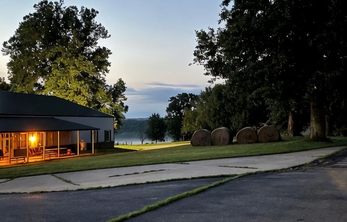 A spacious finely-appointed luxury hideaway, nestled in the Ozark Mountains.