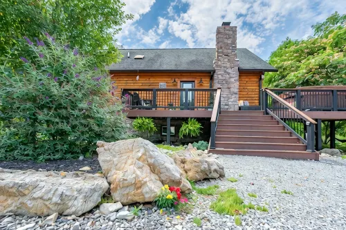 Secluded 5 BR Modern Cabin, 120 acres.  New River  Trail, Claytor Lake, VA tech - 3 estrellas