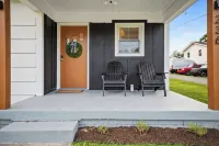 Charming 3-bedroom house with 5 beds, deck, fire pit, and BBQ, minutes from NRG