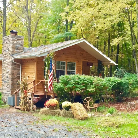 Bob's Big Woods Bungalow - 3 Bedrooms-3 Bath  - A/C and Wifi