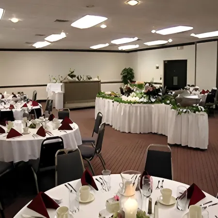 Trade Winds Central Inn