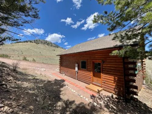 Mountain Meadow Cabin in Cotopaxi on 40 acres - 3-Star