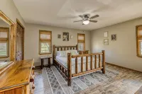 Smoky Mountain Bliss - Waterfront, Hot Tub, Game Room, Fire Pit, & Near Casino - 4-Star