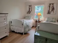 Golf cart distance to WEF! Charming 3 bedroom waterfront home with heated pool. - 3-Star