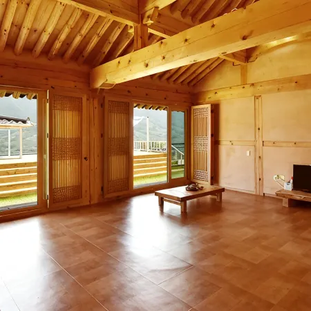 Miryang Eoleumgol Hanok Pension