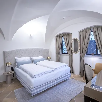 Maxim Suites by Elias Holl Hotels near Augustusbrunnen
