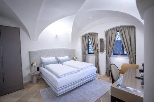 Maxim Suites by Elias Holl