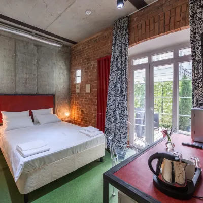 Author's Hotel Bronze Kaban