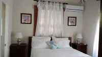 Affordable Luxury Two Bedroom Two Bathroom Apartment With Private Pool - balcony