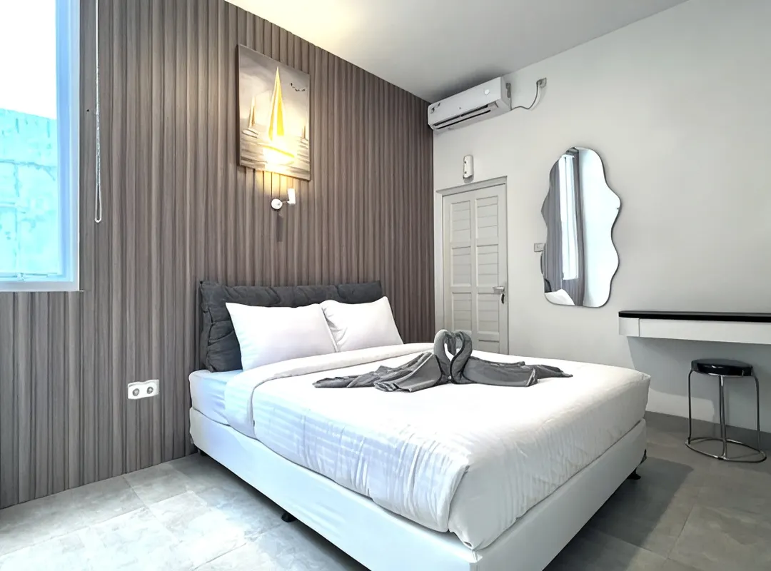 Escotel Arah Timur - Jakarta