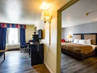 Quality Inn & Suites Woodstock Near Lake Geneva Hotels in McHenry County