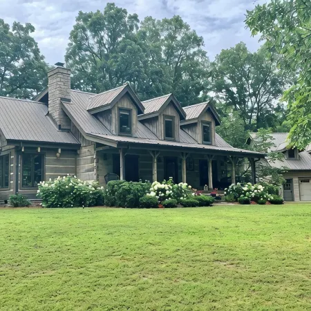 Perfect for Two! 30Min from Nashville or Franklin. Oak Hill Loft in Fairview
