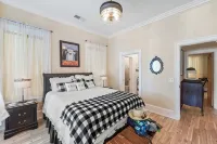 Sleeps 12, Kayaks, Private Dock, Large Yard + More - 4-Star